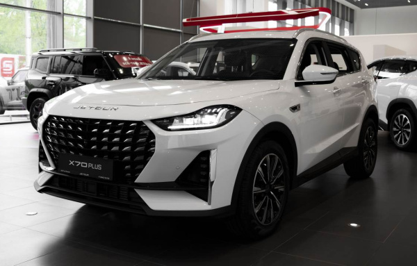 Jetour X70 Plus Престиж 1.6T 7 РКП 26 г.в.
